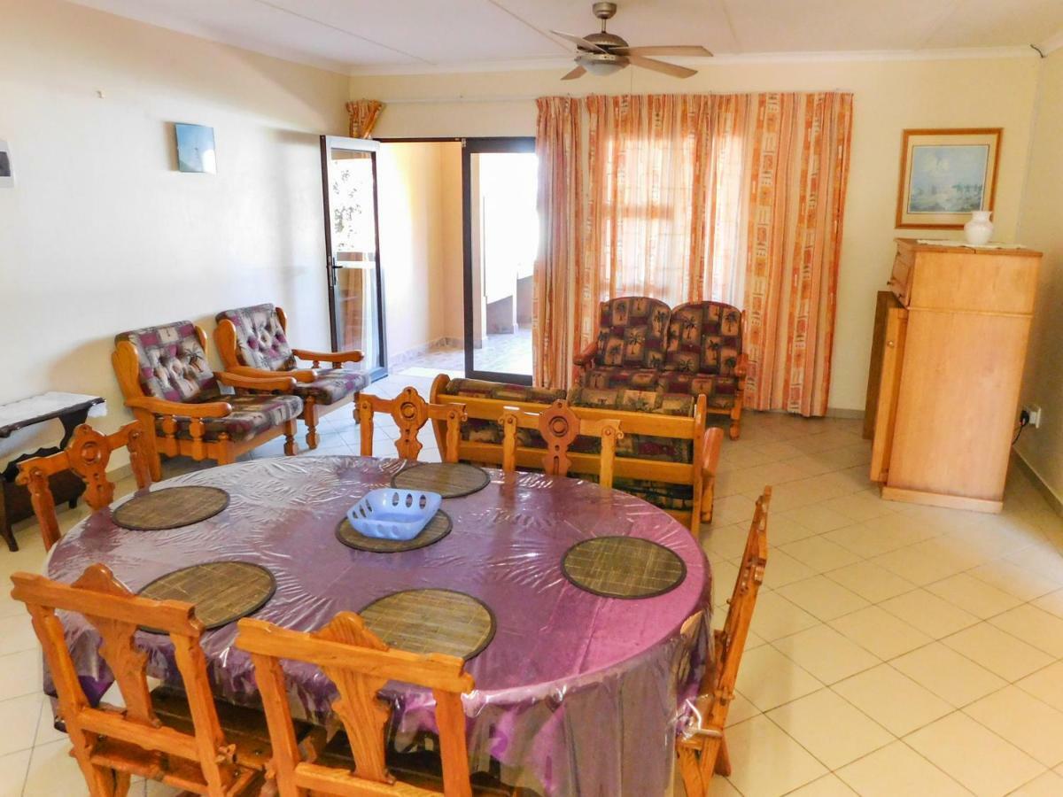 Mama Mia Cottages Oslo Beach Port Shepstone Exterior photo