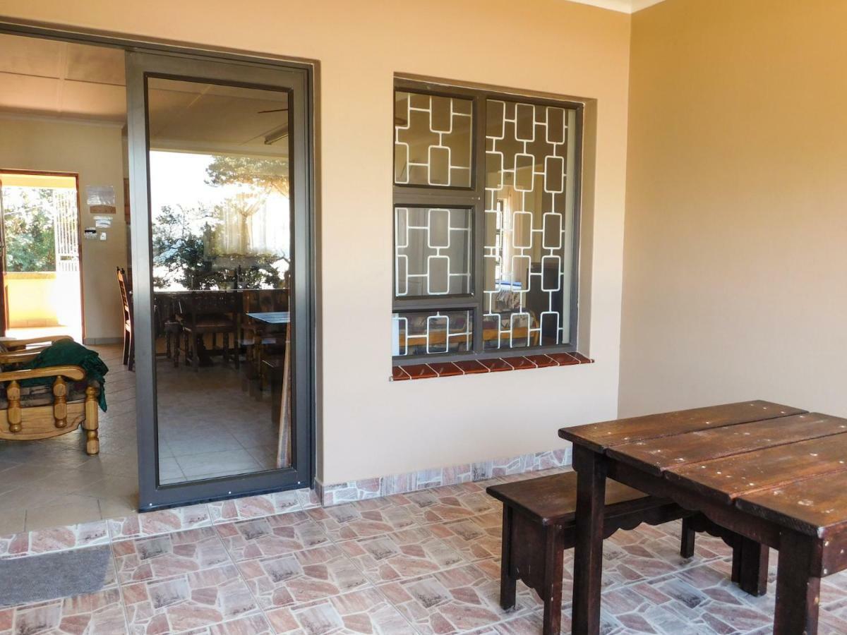 Mama Mia Cottages Oslo Beach Port Shepstone Exterior photo