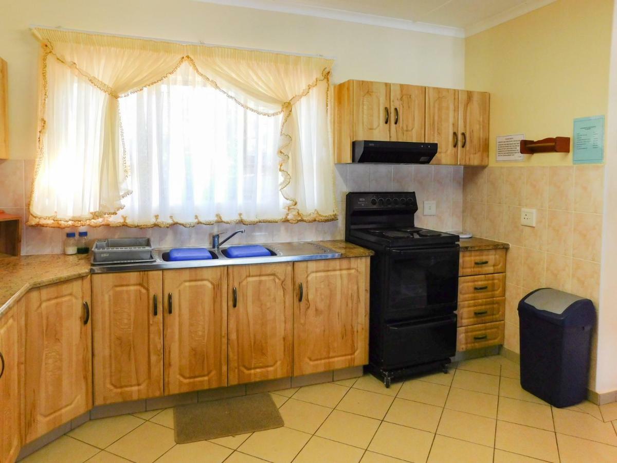 Mama Mia Cottages Oslo Beach Port Shepstone Exterior photo