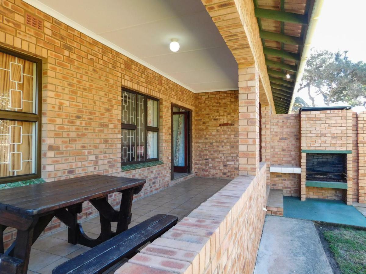 Mama Mia Cottages Oslo Beach Port Shepstone Exterior photo