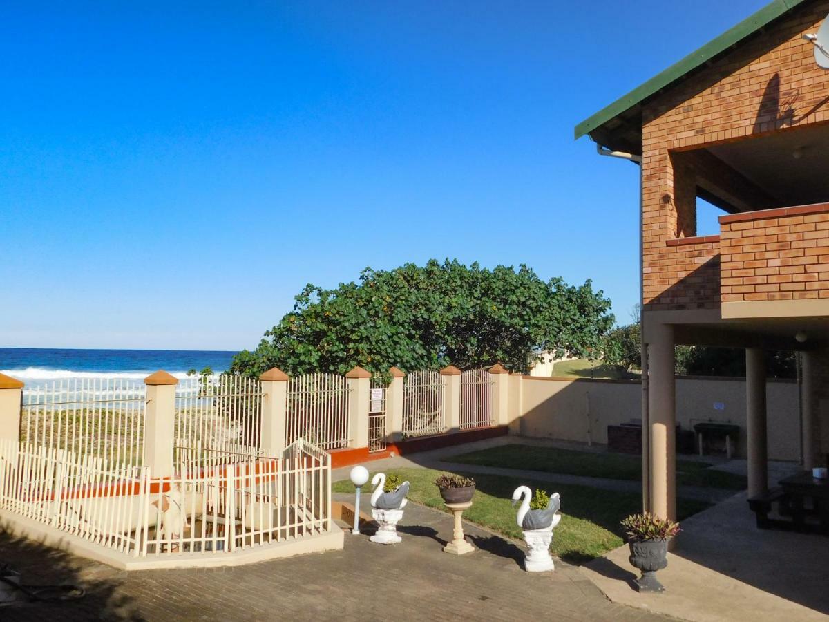 Mama Mia Cottages Oslo Beach Port Shepstone Exterior photo