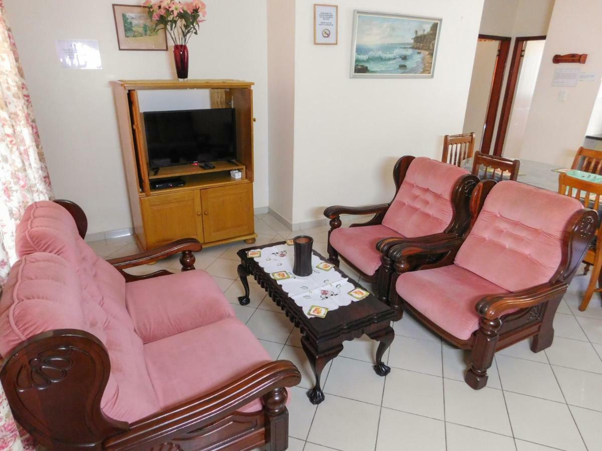 Mama Mia Cottages Oslo Beach Port Shepstone Exterior photo
