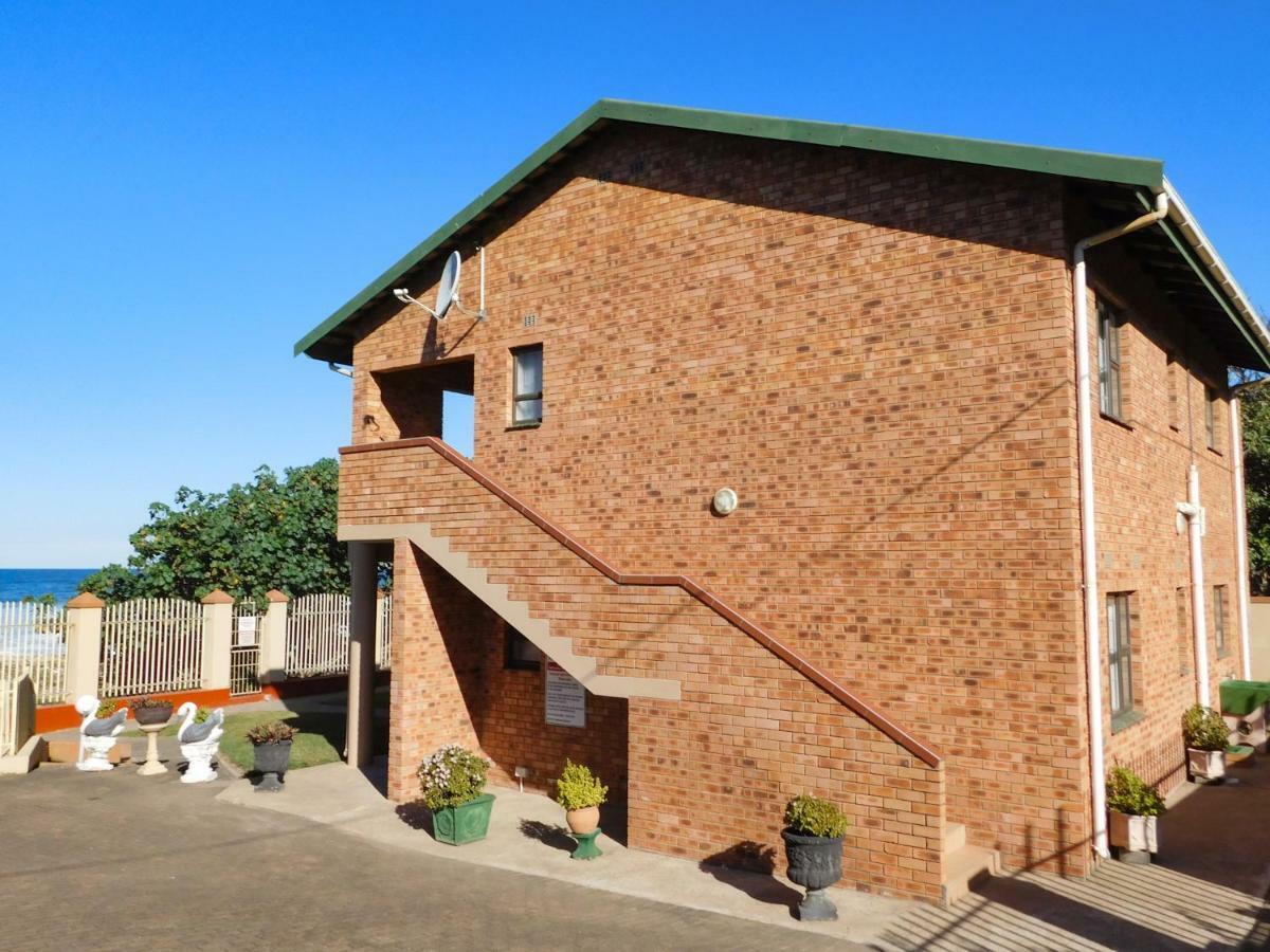 Mama Mia Cottages Oslo Beach Port Shepstone Exterior photo