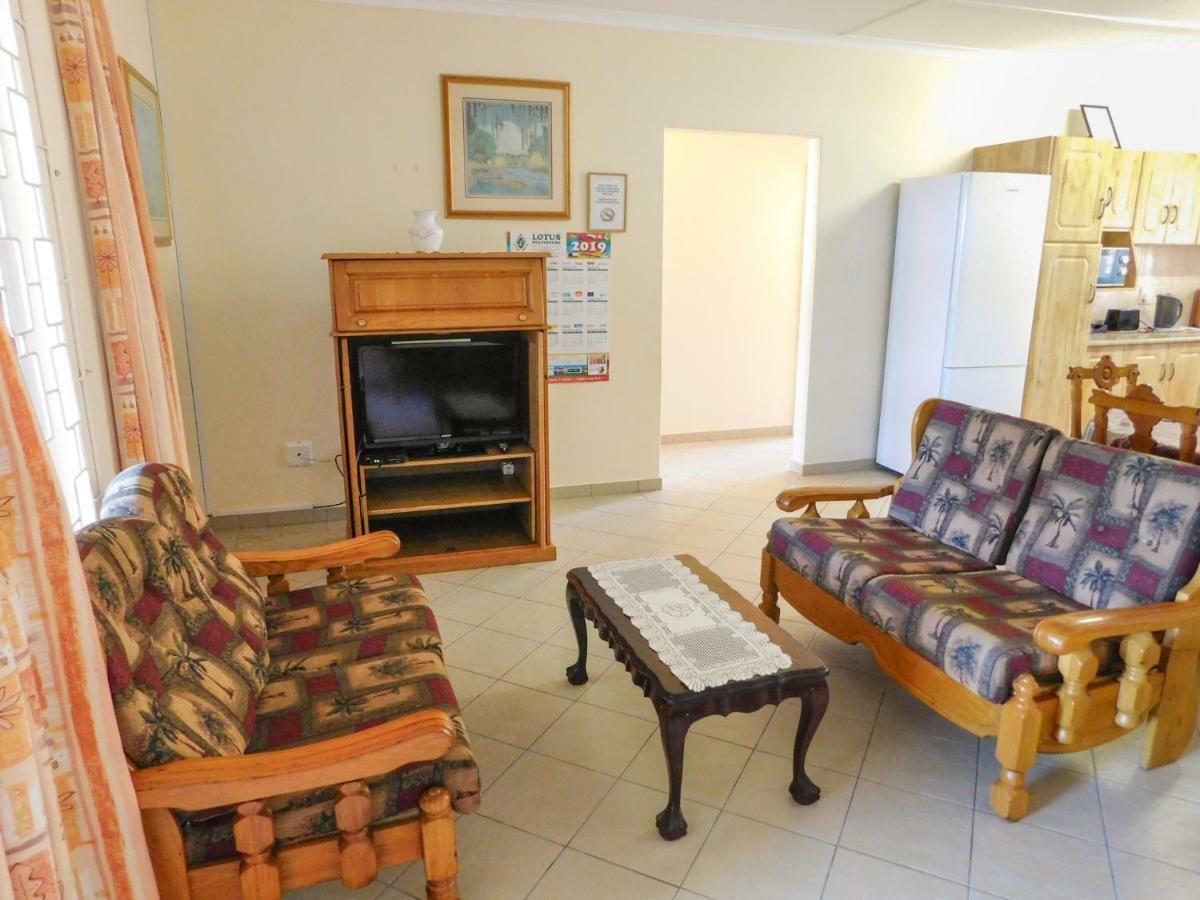 Mama Mia Cottages Oslo Beach Port Shepstone Exterior photo