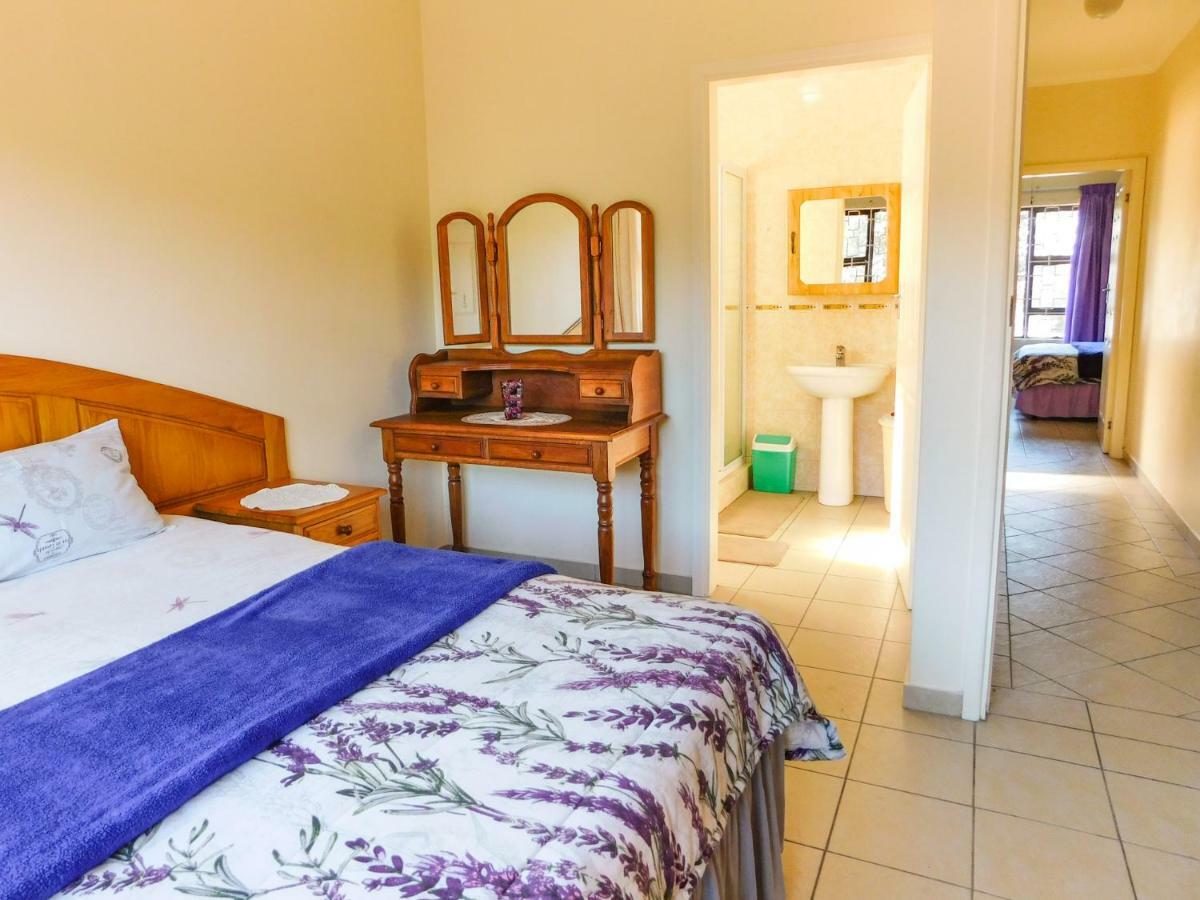 Mama Mia Cottages Oslo Beach Port Shepstone Exterior photo