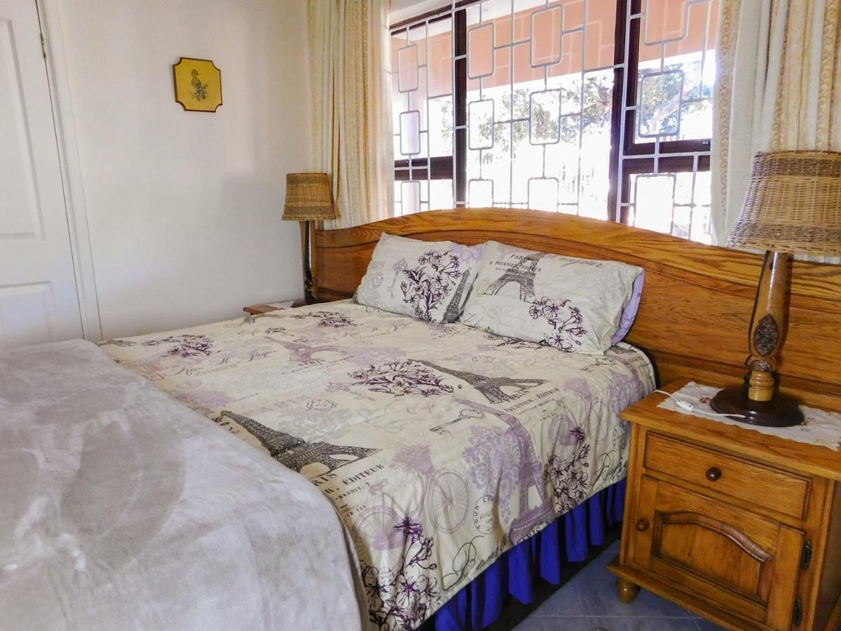 Mama Mia Cottages Oslo Beach Port Shepstone Exterior photo
