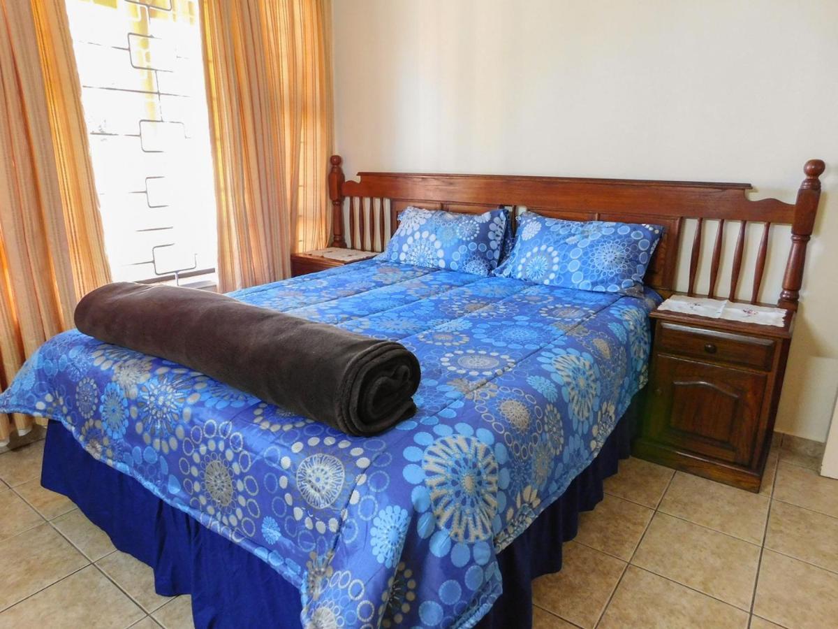 Mama Mia Cottages Oslo Beach Port Shepstone Exterior photo